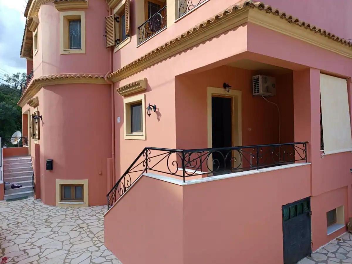 Turla'S Apartment Дассия Экстерьер фото