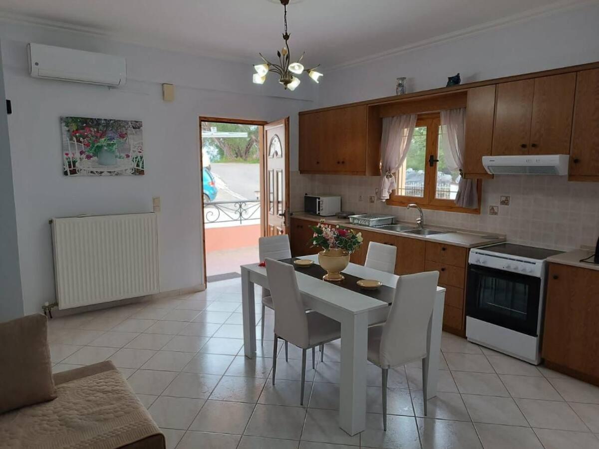 Turla'S Apartment Дассия Экстерьер фото